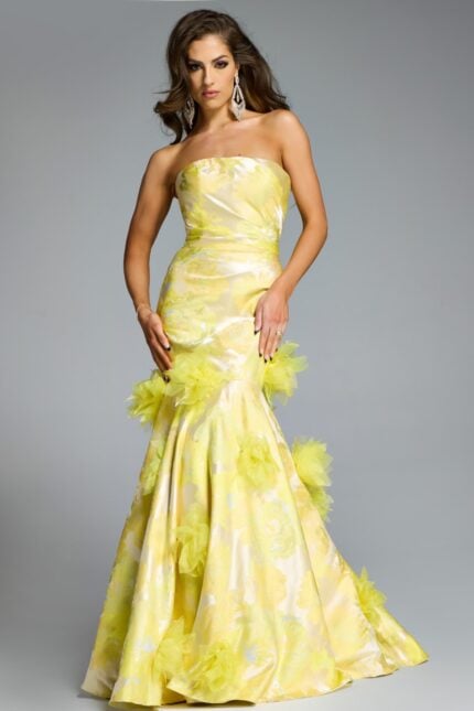 Model wearing Jovani dress 44351.